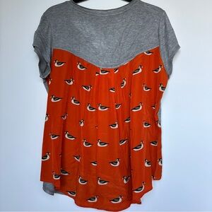 Cute Anthropologie grey & orange top, stretchy front, silky duck print in back
